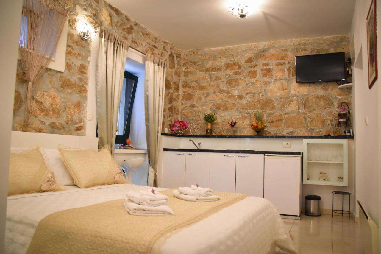 Apartments Bepina- 5 Mins From The Center Split Exteriör bild