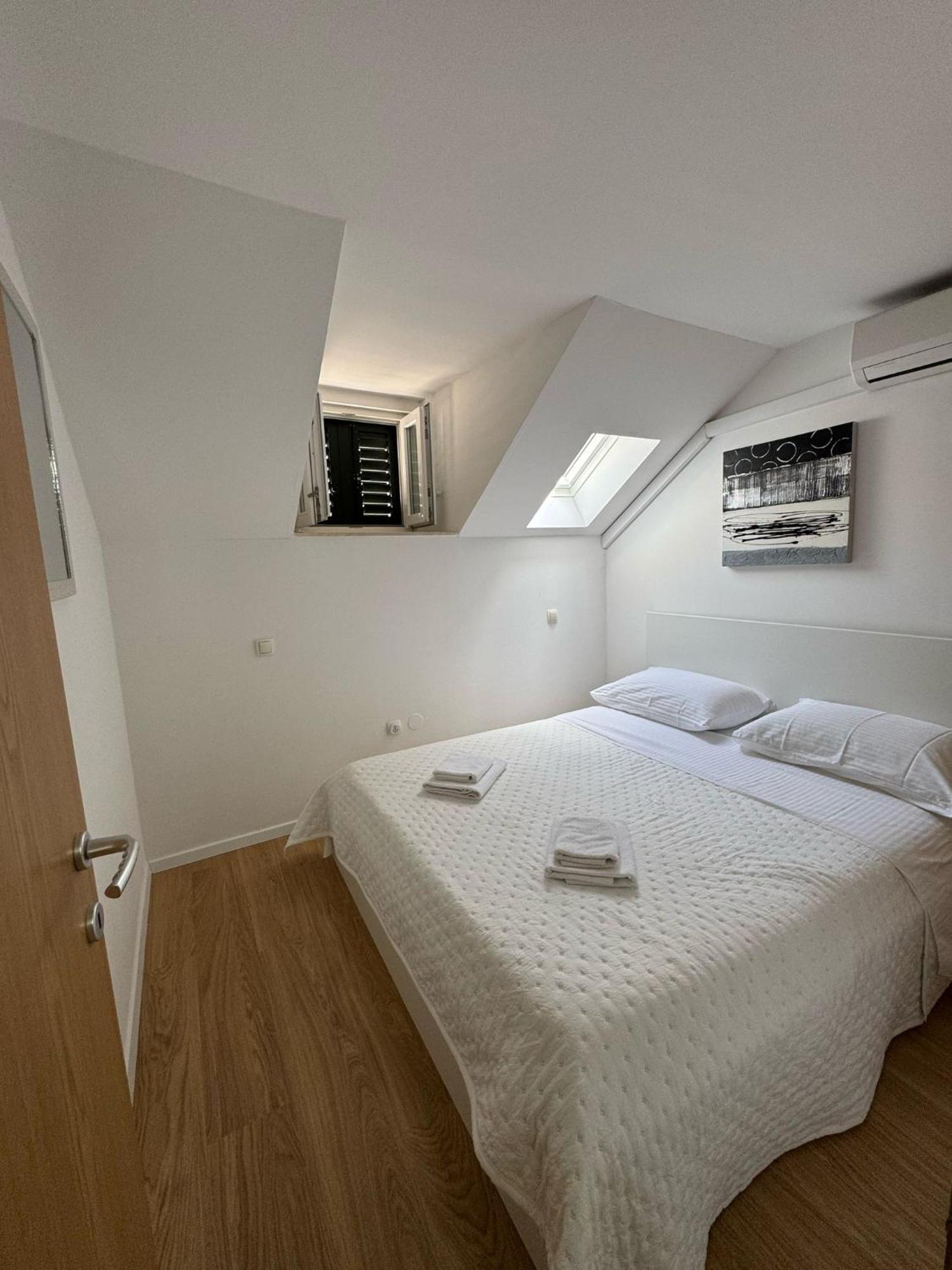 Apartments Bepina- 5 Mins From The Center Split Exteriör bild