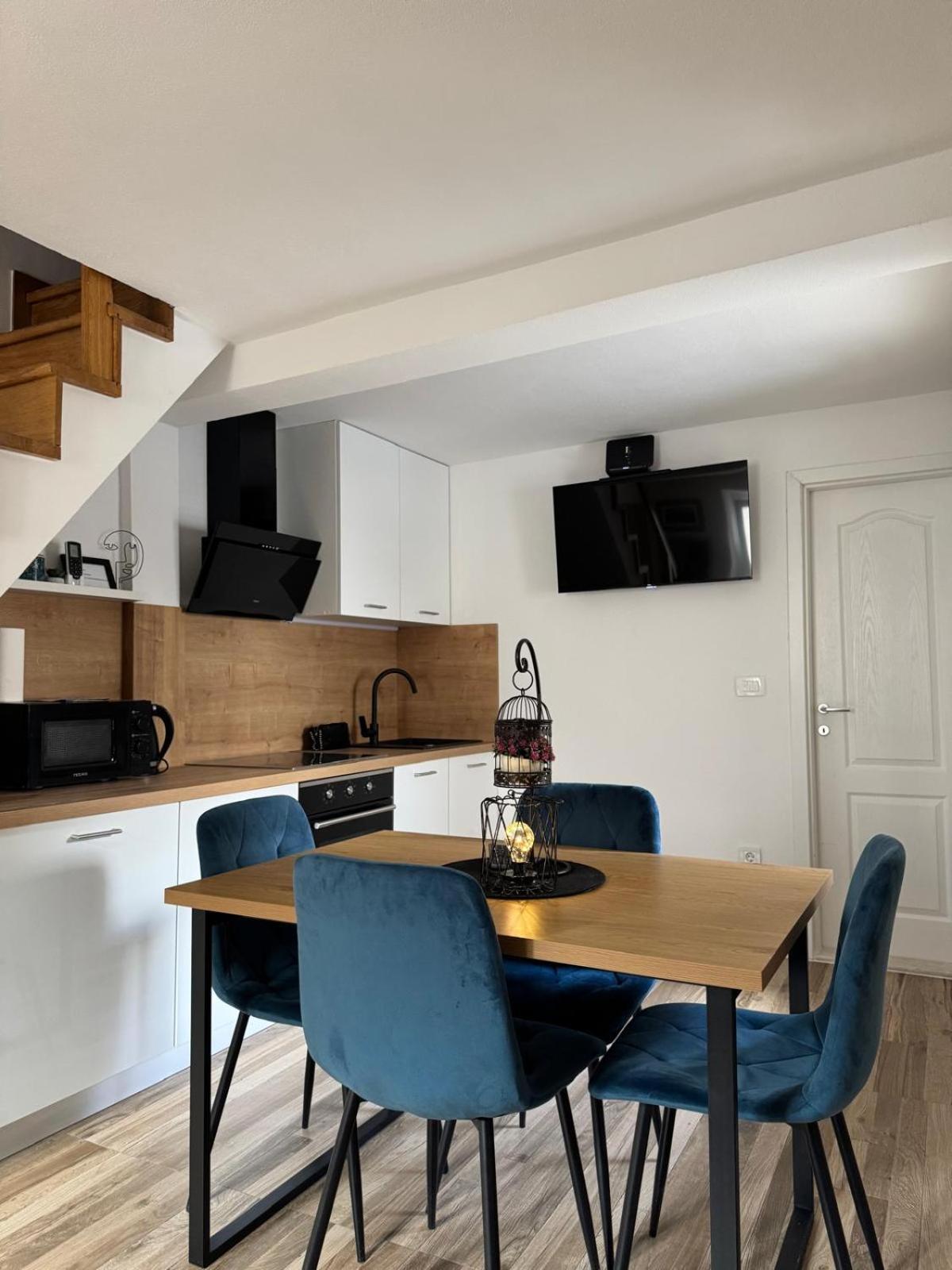 Apartments Bepina- 5 Mins From The Center Split Exteriör bild