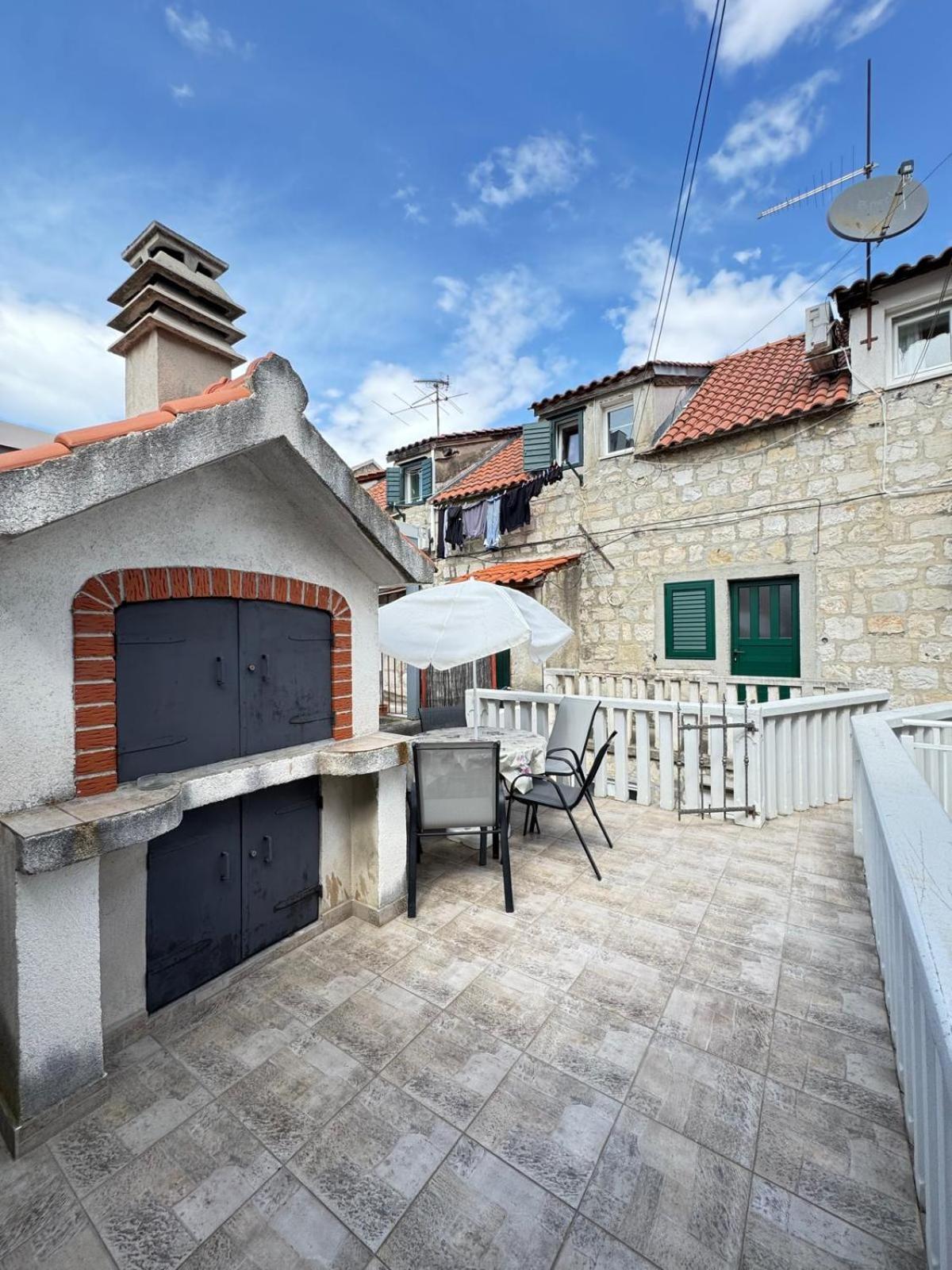 Apartments Bepina- 5 Mins From The Center Split Exteriör bild